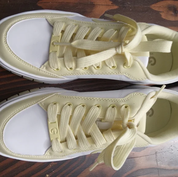 Women's Yellow & White Casual Sneakers, Size 8 1/2 - Picture 3 of 5